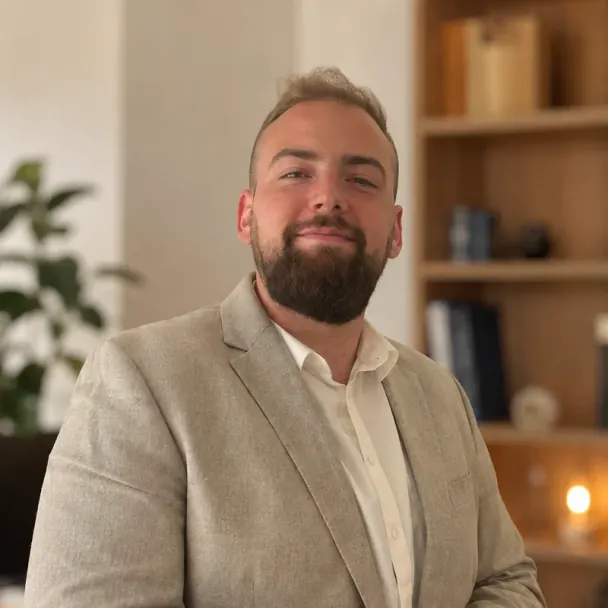 Portrait d'Alexander Carstens, formateur référent des Artisans des Langues